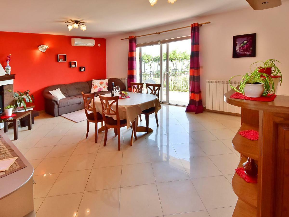 Apartment Laurus-2 By Interhome لوفغان المظهر الخارجي الصورة